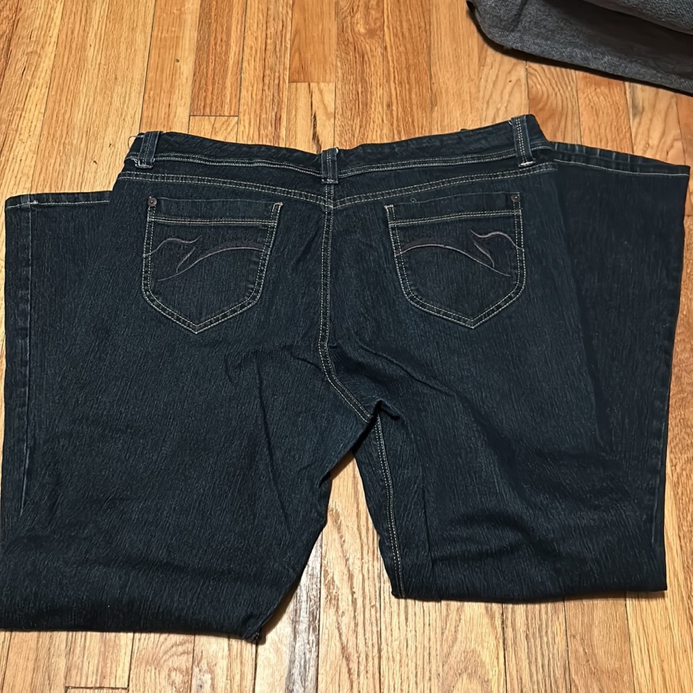 Gloria Vanderbilt Jeans - Picture 2 of 4